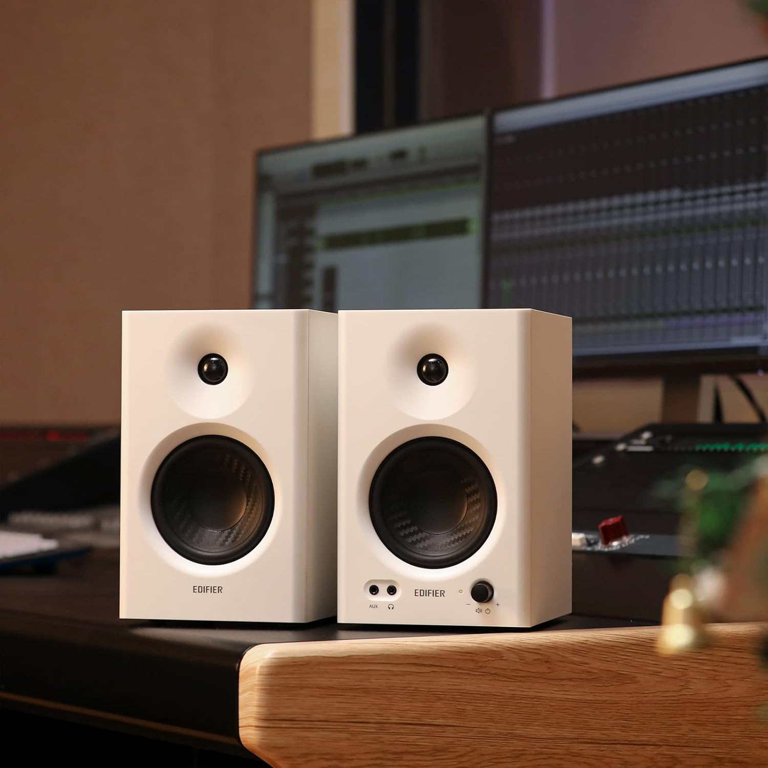 Edifier MR4 Powered Studio Monitor Speakers, 4" Active Near-Field Monitors Speaker - White (Pair) - Image 6